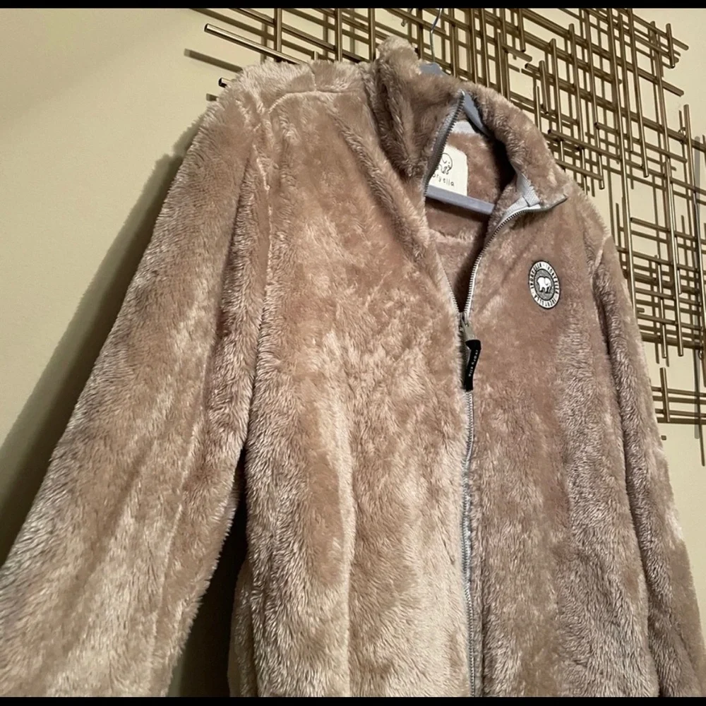 NWOT Ivory Ella Fuzzy Zip-up Jacket
